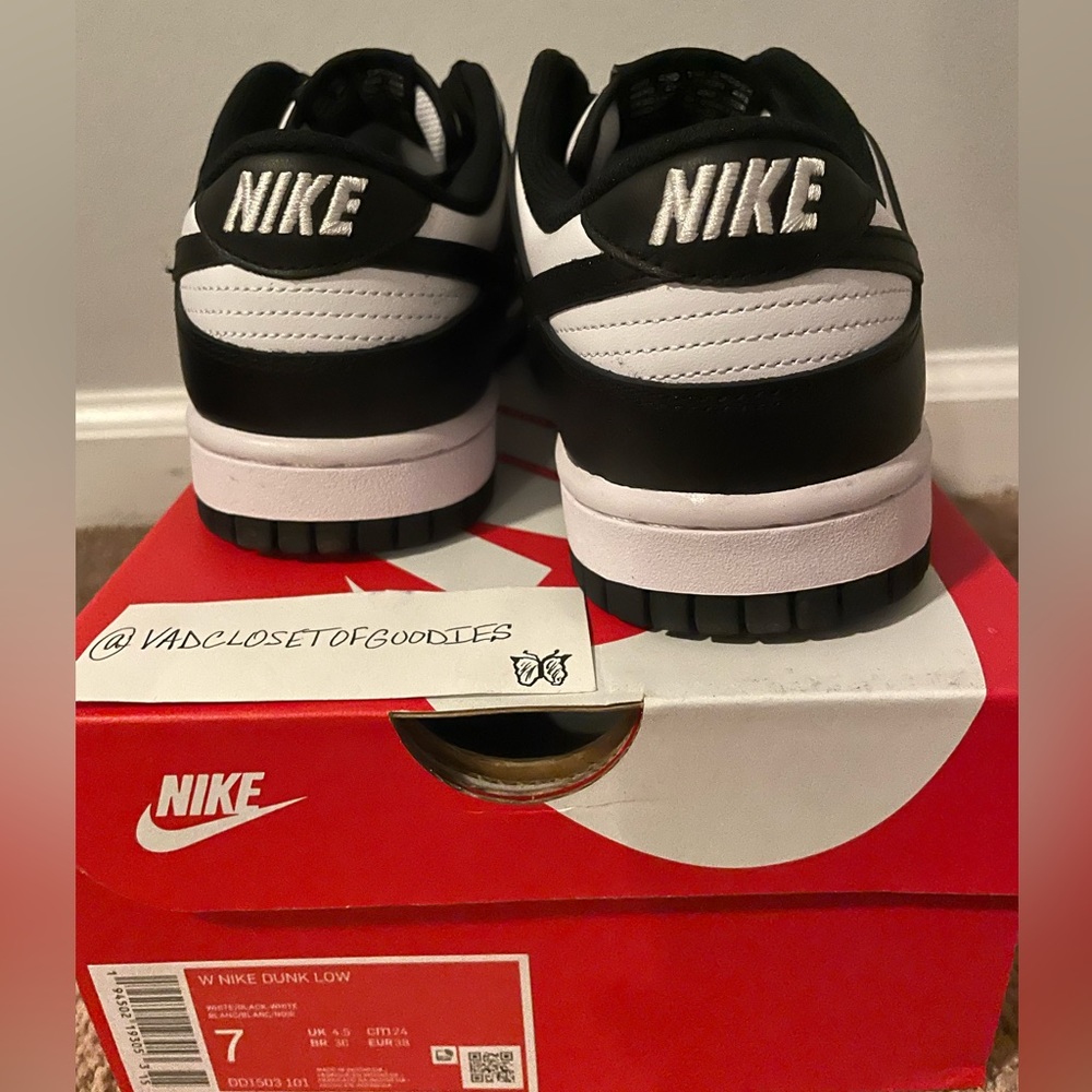 Dunk Low “Panda” (W) - Picture 3 of 6